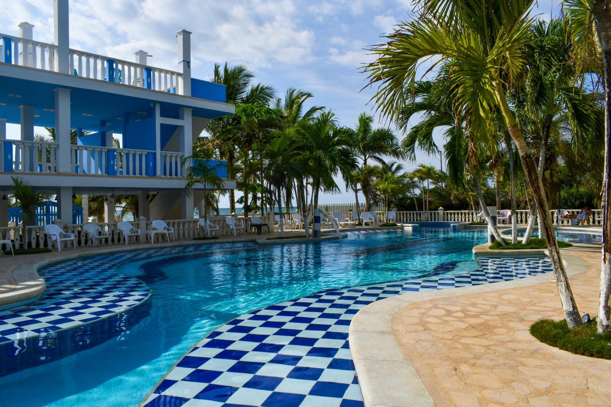 Hotel Isla Magica Ковеньяс Экстерьер фото