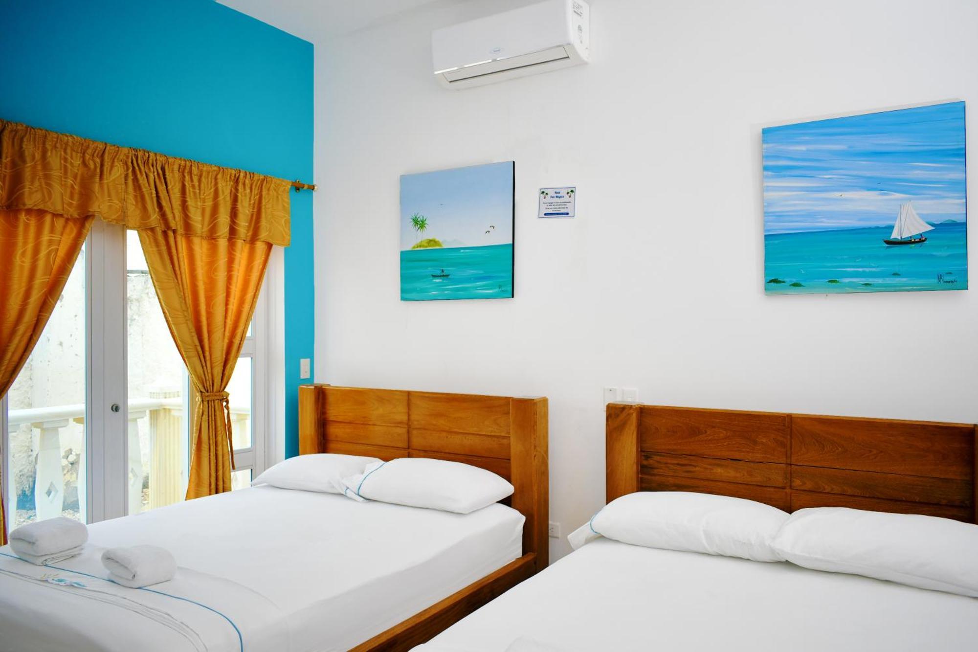 Hotel Isla Magica Ковеньяс Экстерьер фото