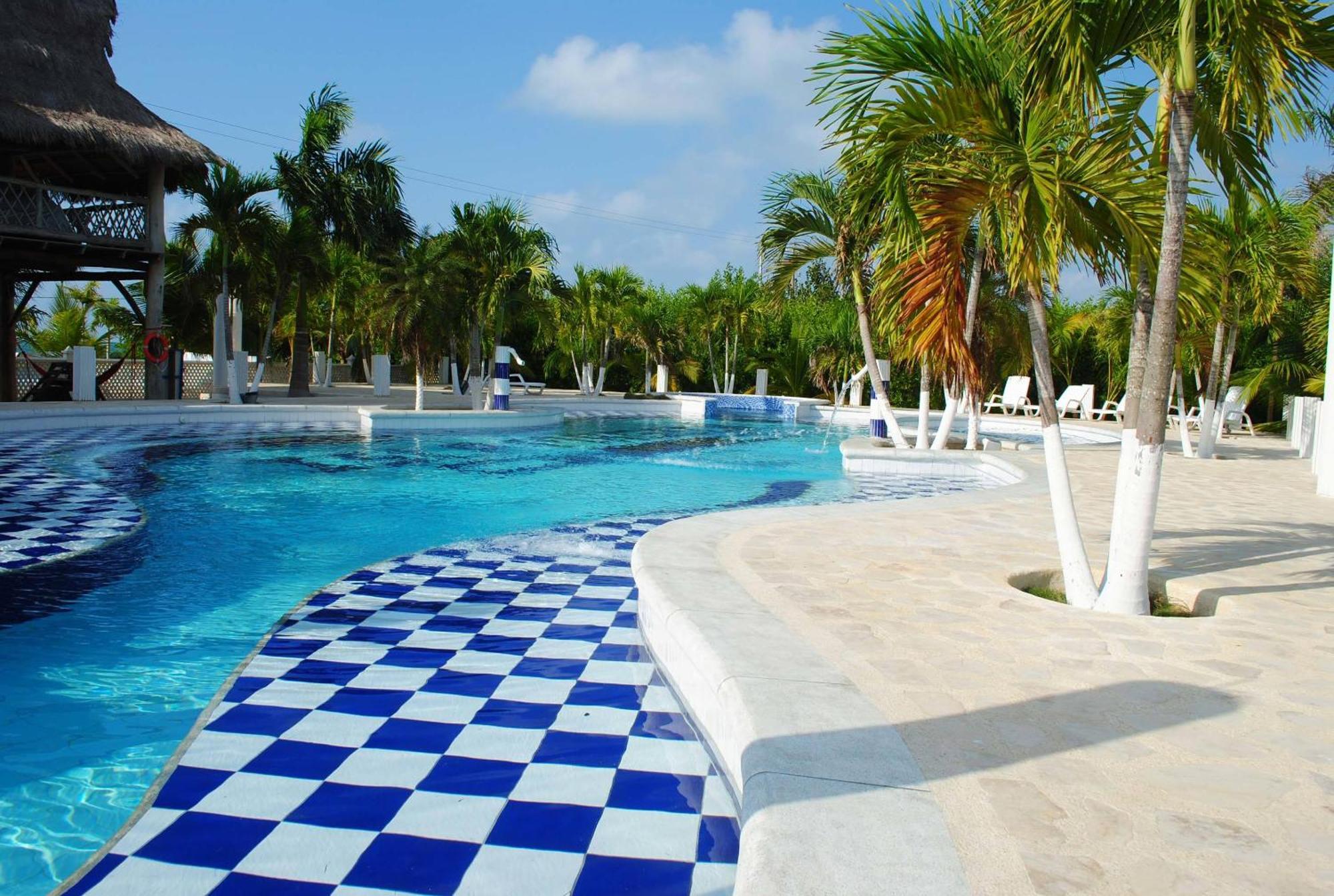 Hotel Isla Magica Ковеньяс Экстерьер фото