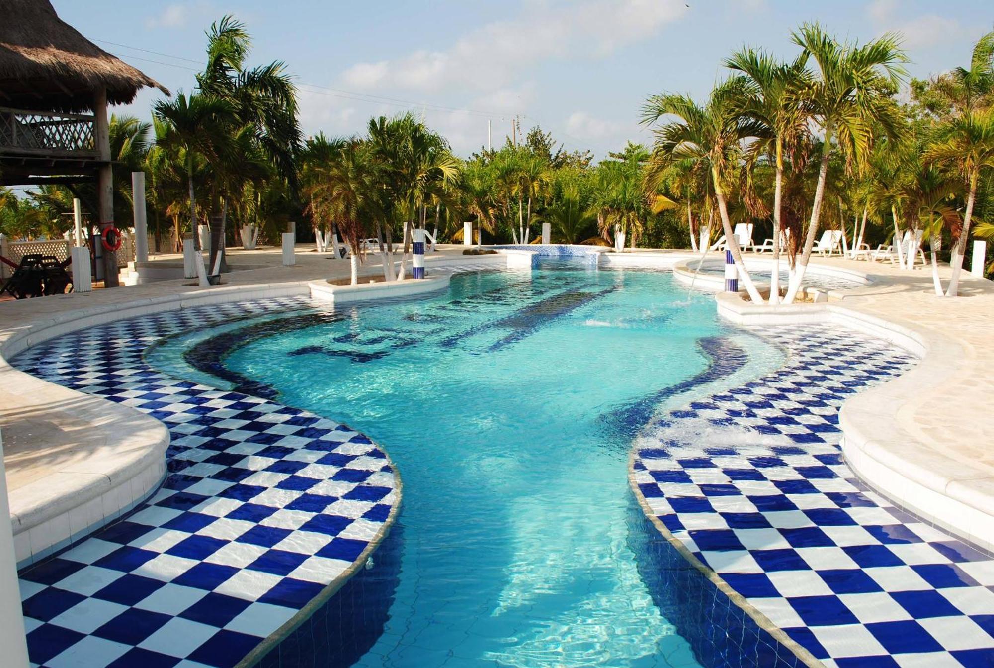 Hotel Isla Magica Ковеньяс Экстерьер фото
