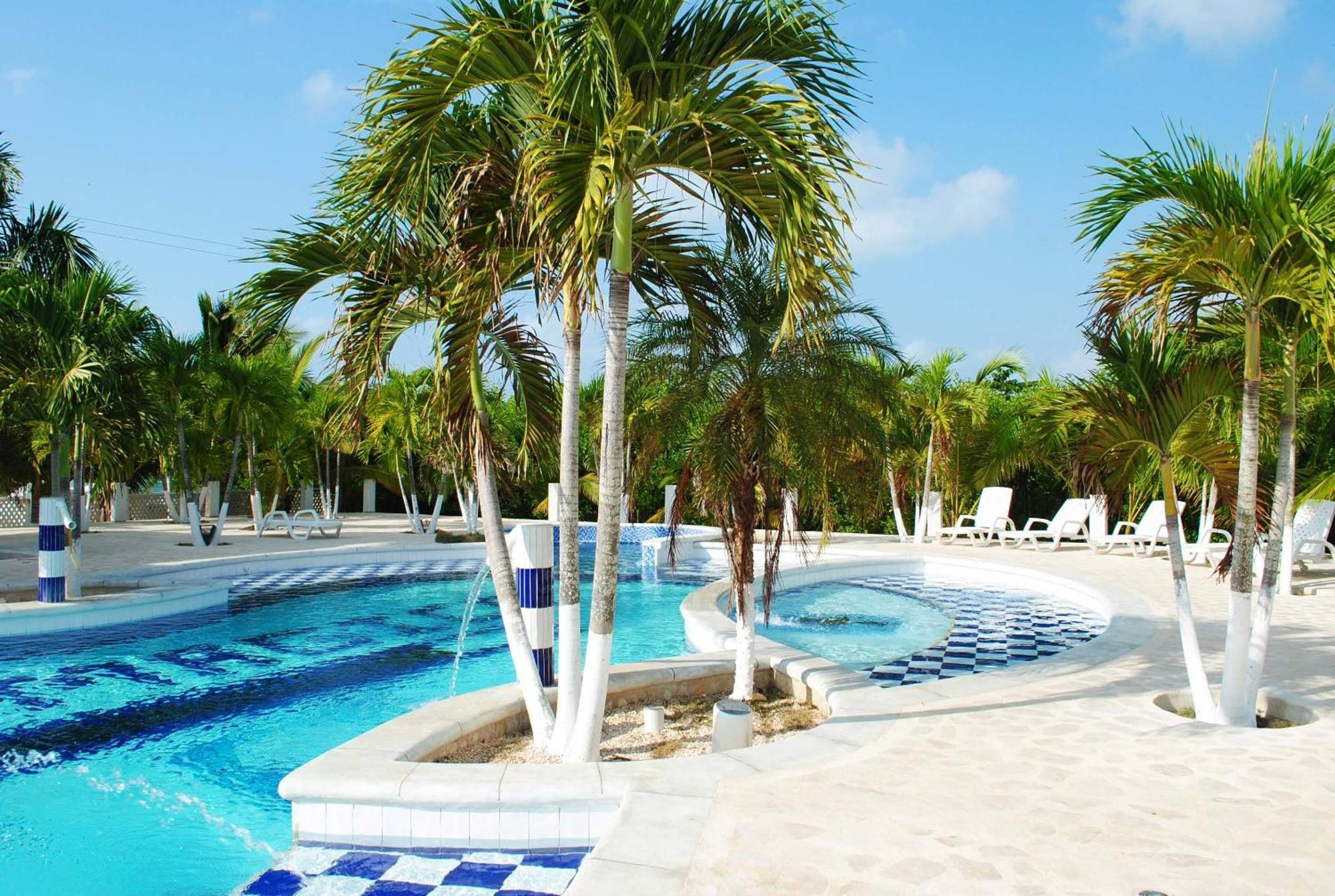 Hotel Isla Magica Ковеньяс Экстерьер фото