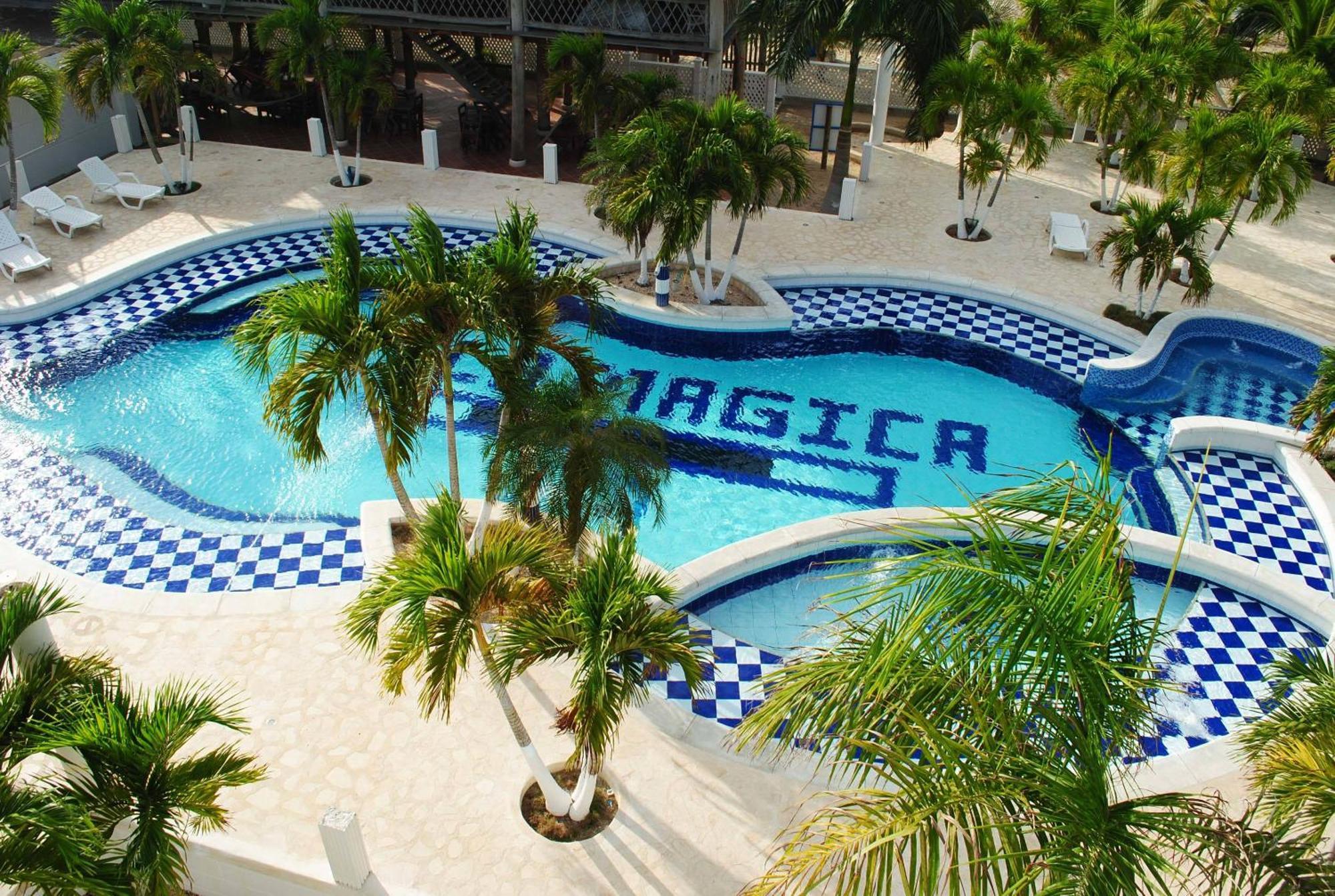 Hotel Isla Magica Ковеньяс Экстерьер фото